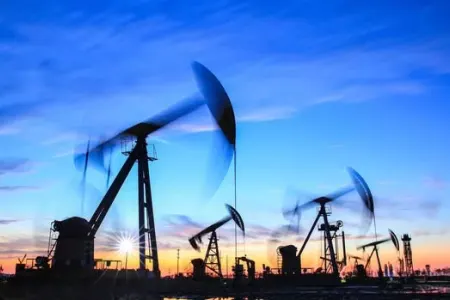 Dünya bazarında neftin qiyməti