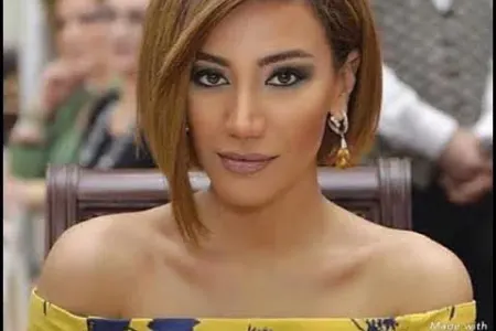 Röyadan aparıcı Firaya irad: - "Səysiniz?"