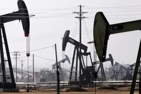 ABŞ-da neft qazma qurğularının sayı azaldı