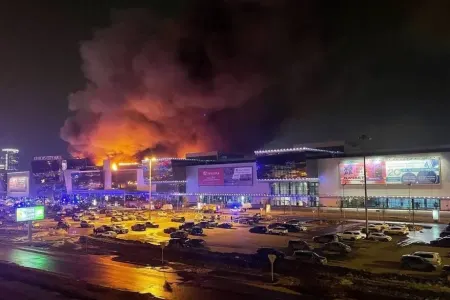 Terror zamanı Rusiya təhlükəsizlik qüvvələri "Crocus City Hall"dan qaçıb - VİDEO