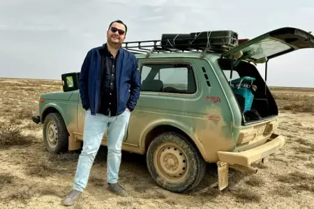 Azərbaycanlı aparıcı “Niva” ilə Çinə gedir