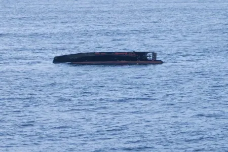 Balıqçı qayığı aşdı, ölən var