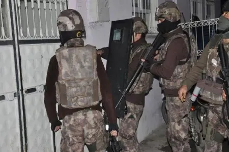 Türkiyədə kütləvi HƏBSLƏR - 17 nəfər SAXLANILDI