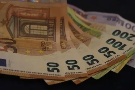 Zəlzələ bölgəsinə 500 milyon avro