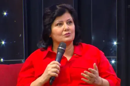 “Divanımızın olması üçün dua etmişəm” - Aşıq Zülfiyyə