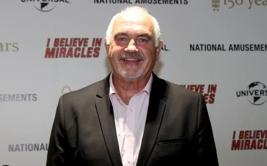 Məşhur ingilis futbolçu vəfat etdi - FOTO