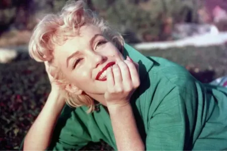 Merilin Monronun yaxınlığındakı məzar hərraca çıxarıldı