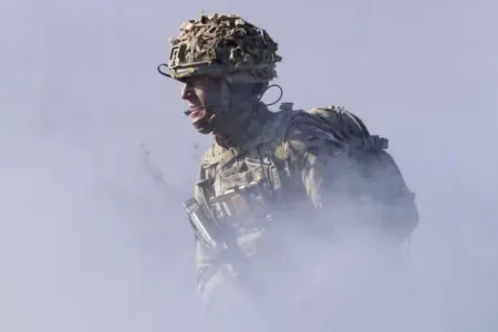 Britaniya ordusunda 100 illik qadağa ləğv edilir