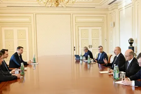 Prezident Rumıniyanın energetika nazirini qəbul edib