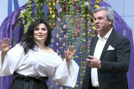 Təranə Qumral dördüncü dəfə ana oldu - Video