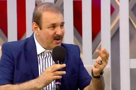 “Sən nə qədər savadsız adamsan?”
