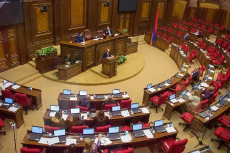 Ermənistan parlamenti Azərbaycana görə təcili toplanır
