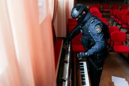 Ermənilər bunu da etdi: - fortepianoya qumbara qoydular - FOTO