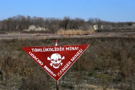 Ağdamda ANAMA əməkdaşı minaya düşərək yaralandı