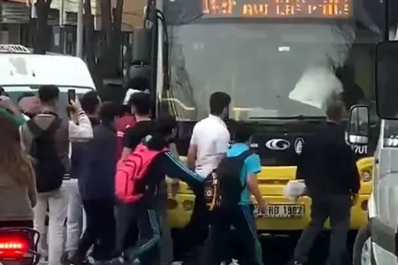 Avtobus sürücüsünə hücum etdilər