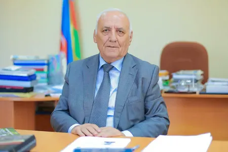 Prezident Yaqub Mahmudovu təltif etdi