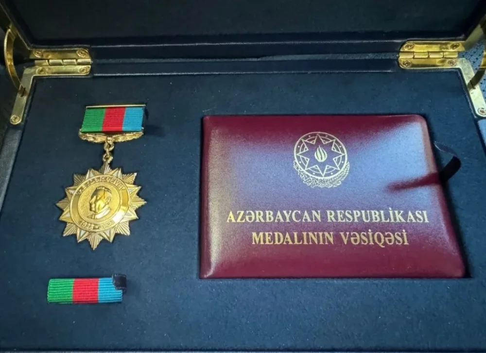 Prezident Rauf Arifoğlunu təltif etdi - FOTO