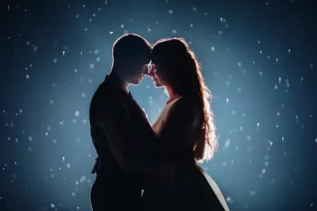 Məşhur müğənni klipindəki modellə eşq yaşayır - FOTO