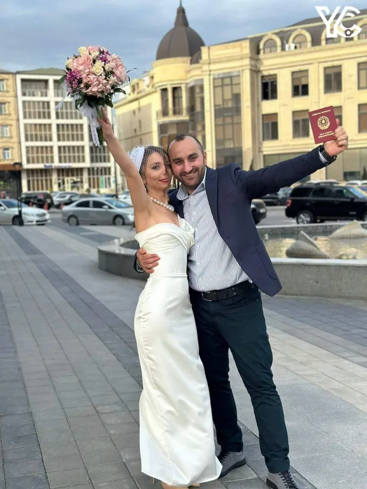 Tanınmış aktrisanın qızı AİLƏ QURDU - FOTO