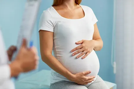 Ana olmağa hazırlaşan məşhur model kamera qarşısında - FOTOlar