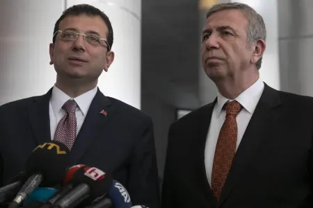İmamoğlu ilə Yavaş arasında prezidentlik yarışı başladı