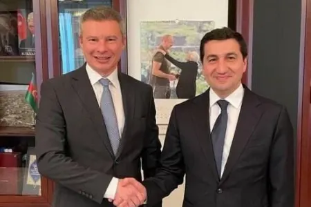 Hikmət Hacıyev Ukrayna səfiri ilə görüşdü
