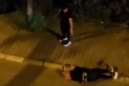 Arvadını küçədə dəfələrlə bıçaqladı - ANBAAN GÖRÜNTÜLƏR