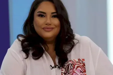 Ərim bazardan başım boyda alma alır