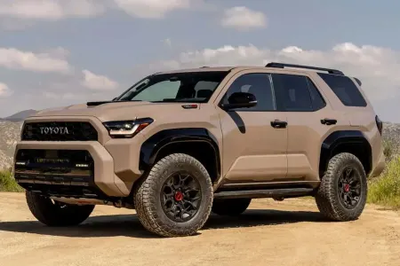 Toyota ən köhnə modellərindən birini yenilədi