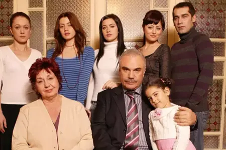 Yaprak Dökümü-nün aktyoru beşinci dəfə ata olur - FOTO