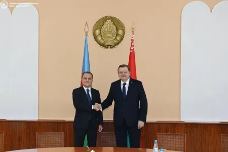 XİN başçıları ikitərəfli münasibətləri müzakirə edib