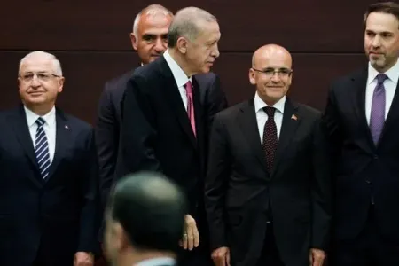 Ərdoğanla Şimşək arasında gərginlik var?