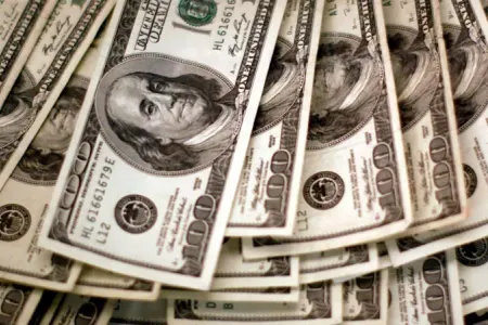 Güclü dollar erası davam edir?