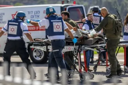 İş adamını öldürüb, meyitini dollarla örtdülər