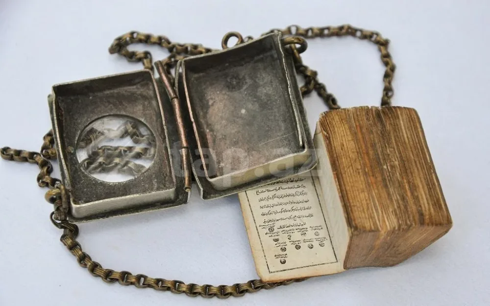 Bakıda yarım milyona Quran satılır - FOTO