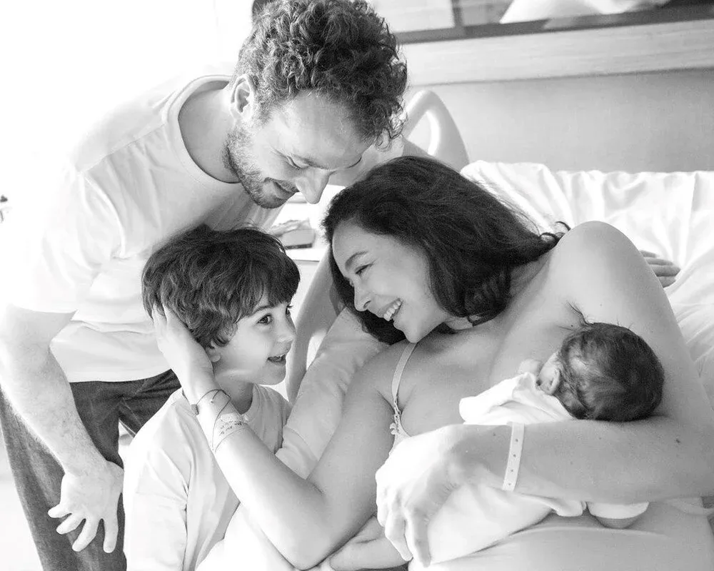 "Dünya gözəli" ikinci dəfə ana oldu - FOTO