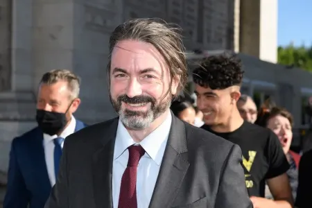 Napoleonun nəslinin nümayəndəsi Fransanı xilas etməyə çağırıb