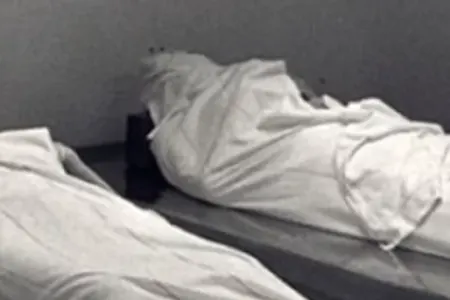 Tanınmış siyasətçi arvadını qətlə yetirdi