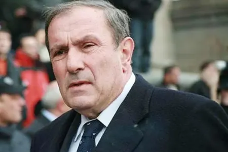 Levon Ter-Petrosyan xəstəxanaya yerləşdirildi