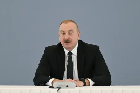 “Bizim xarici borcumuz çox aşağıdır"