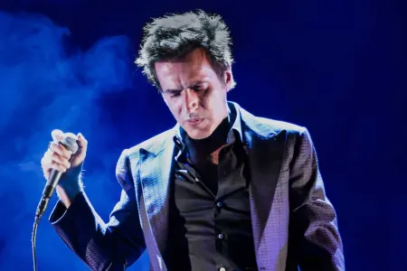 Teoman anası ilə uşaqlıq şəklini paylaşdı - HƏMİN FOTO