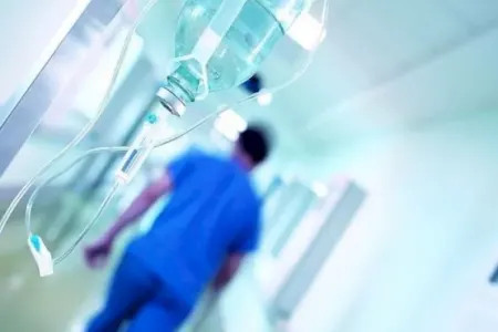 Məşhur teleaparıcıda xərçəng aşkarlandı - FOTO