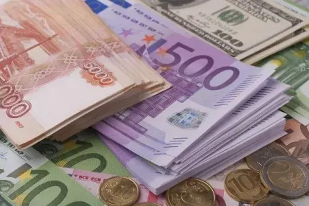 Rubl bahalaşaraq görün neçəyə oldu