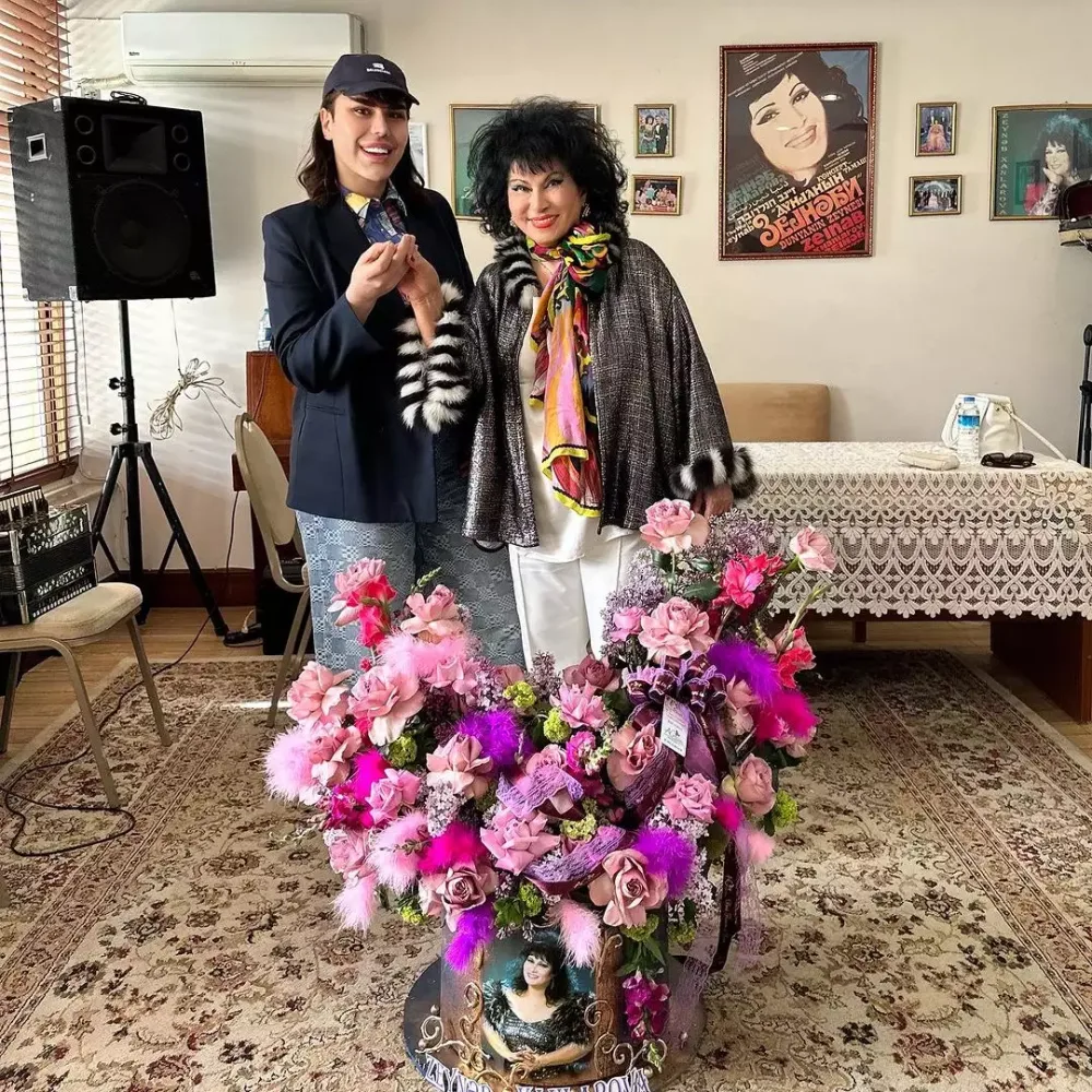 Zeynəb Xanlarovanın yeni görüntüsü - FOTOLAR