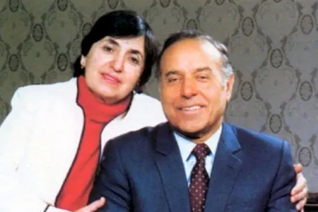 Bu gün görkəmli oftalmoloq-alim Zərifə Əliyevanın doğum günüdür