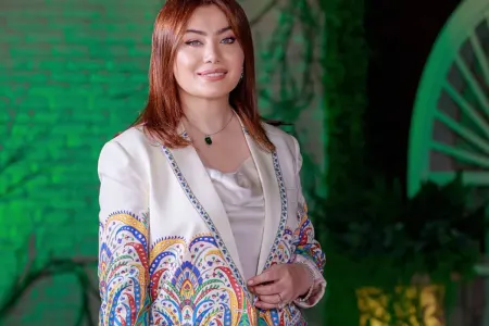 “Güzgü bizim zahirimizi çox aydın şəkildə göstərir”