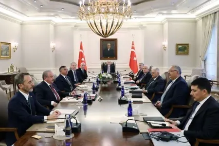 Ali Məşvərət Şurası toplandı