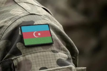 Kəlbəcərdə hərbçilər qəzaya düşdü