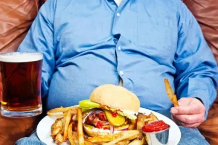 Yağlı qidalar gənclərdə infarkt və insult riskini artıra bilər