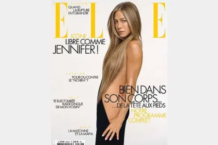 55 yaşlı aktrisanın alt paltarsız - FOTOSU